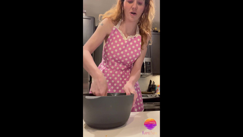 Kapri Sun: Transeksüel kurabiye hamurunda boşalıyor