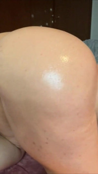 Shygirlfromeurope lagi asik mainin memeknya, memek dan memeknya queef sampai belepotan banyak banget