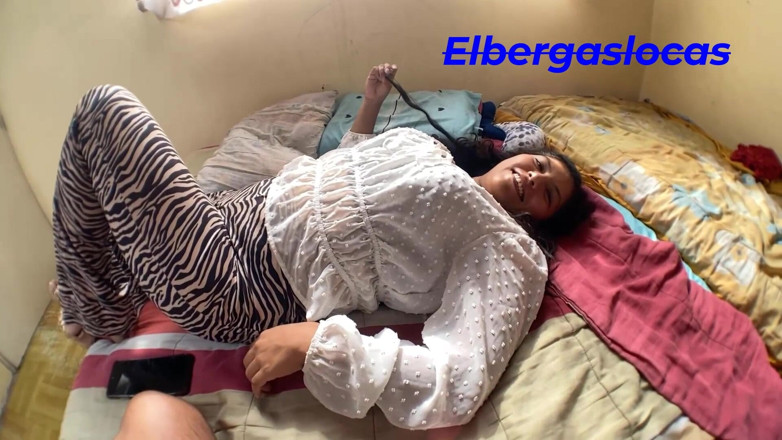 Elbergaslocas: The Flirty Girl Who Keeps Taking Pictures Got Me so...