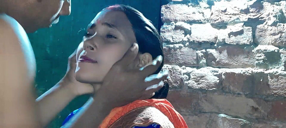 Renudbf: Bhabhi Tampak Seksi Di Malam Hari Dan Meniduriku