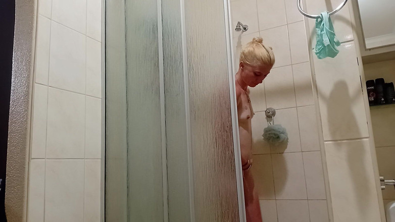 18blondteen: Dělám šukací zábavné video pro mého přítele, když byl v práci