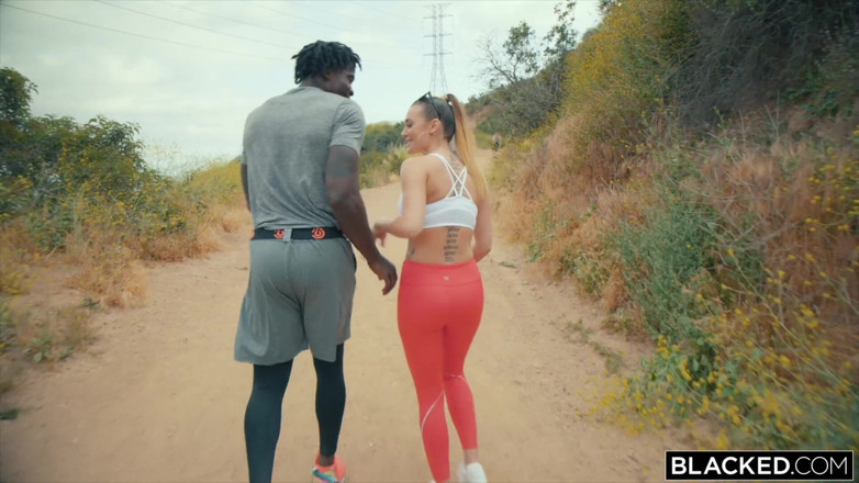 Blacked: ブラックタイトモデルは、BBC以外の何もの時間を持っていません