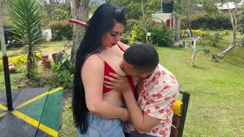 Anotonella-jones: 隣人が夫がいない時に誘惑してきて、激しく突かれてイッかしちゃう