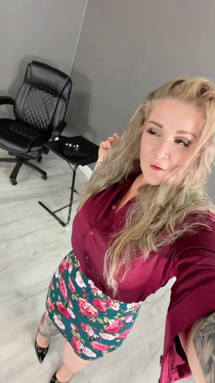 Miss Whitney Morgan: Bts Saturday