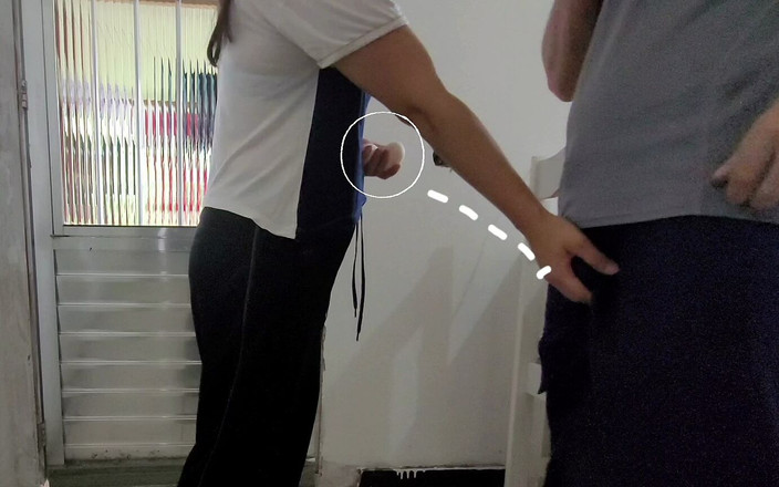 Kasallpimenta: 私の隣人はいつも義理の娘を家に送り、私に卵を求めます!