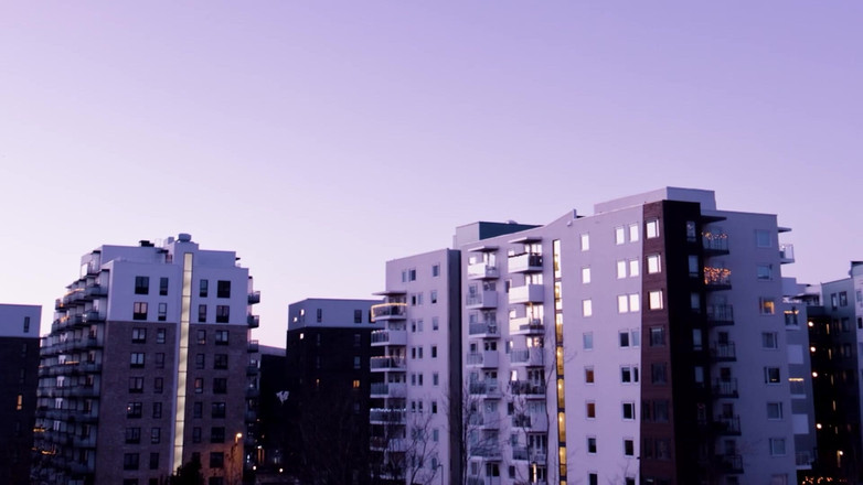 German Full Movies: Blondýna nadržená MILF chce být šukána a stříkána všude