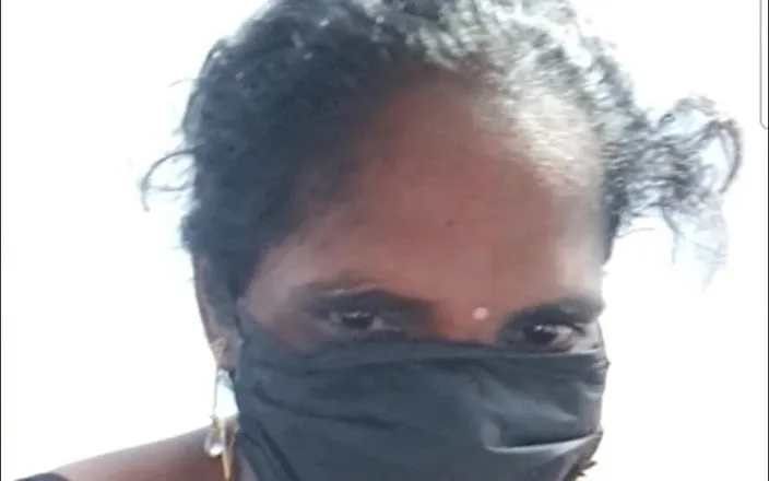 Jayaselvi: Tamil Nude Video Call
