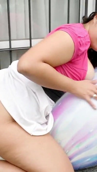 Outdoors Pussy Grinding on Marbled Balloon - Bunny Looner