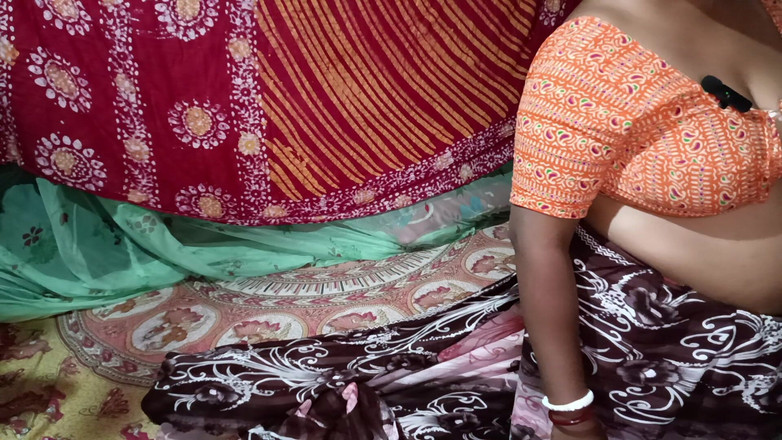 Pakhi0705: 操了我邻居的老婆。当我邻居的老婆来的时候，我操了她