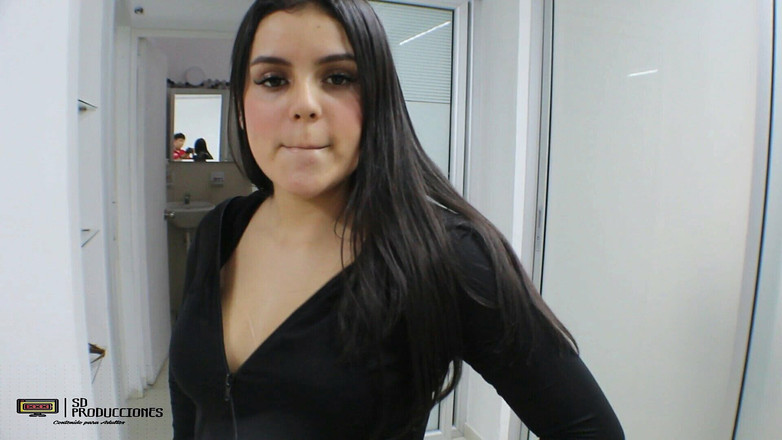 MelanieCaceres: Quanto è grande la puttana che mi ha aiutato quando ho...