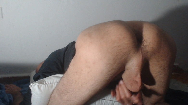 Kinkyboymilk: Pantat ketat mahukan zakar besar jauh ke dalam