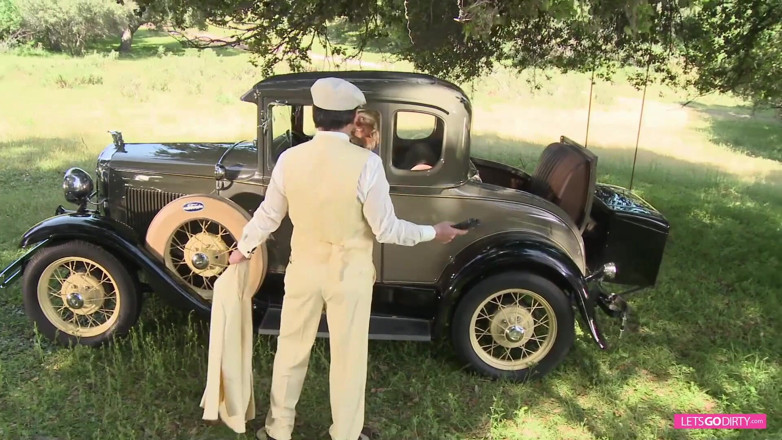 Onlyvids: Perfect woman on a picnic