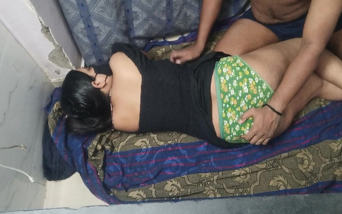 Hindi-Sex: Ibu tiri India yang bengkung dengan buah dada besar xxx
