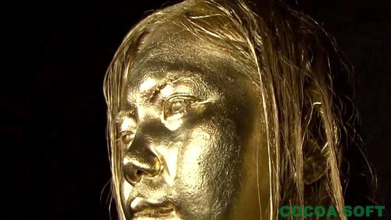 Cocoa Soft: Peindre tout votre corps d'or