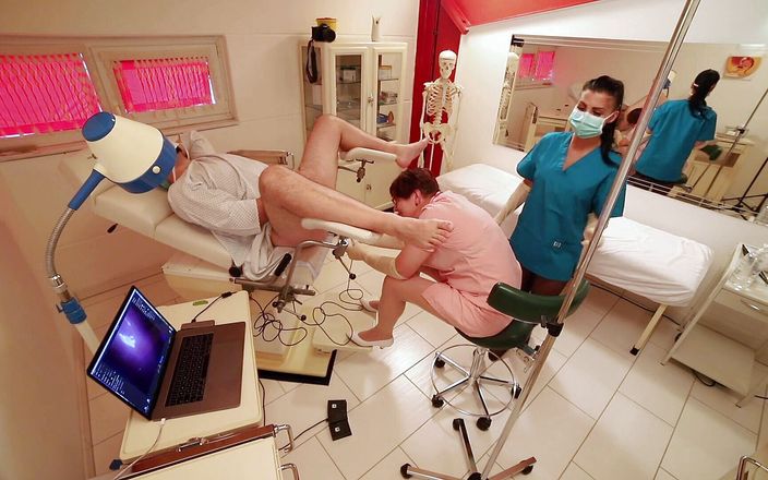 Marcus Pollack: Examen anal en la clínica extrem pervertido por dos enfermeras