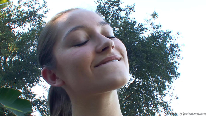 Babe Stare: Yoga buddies have the hots for each other