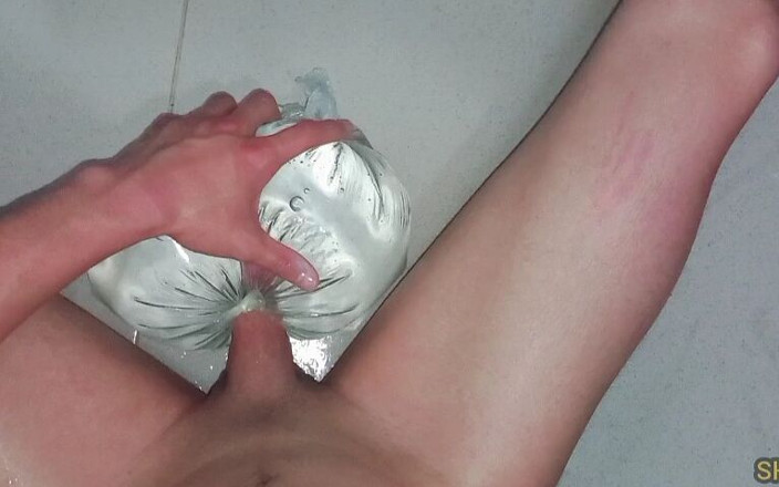 shahindeniz500: Shayan Deniz Intense Solo Play Bathroom