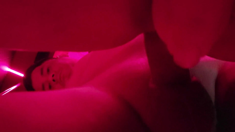 Bulmapussy: 내 계부가 그의 자지를 내 후장 안에 넣고 좋아해