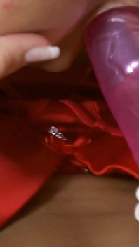 Glamouröser lesbensex mit pornostars mit dicken titten und sexy netz dessous