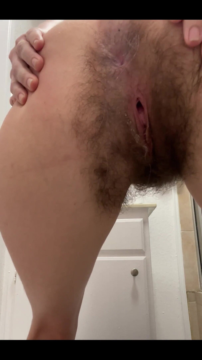 Pearlsage: Chlupatá kundička čůrá zezadu