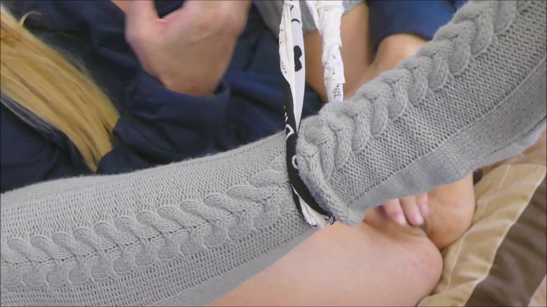 Natalie K: Orgasme merintih melancap pepek bermain dan menghidu seluar dalam menjolok...