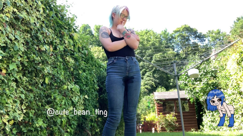 Alice Bean: Embarrassing Outdoor Wetting