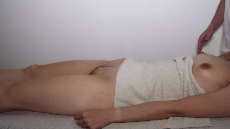 HotCoupleTeam: मैं अपनी चूत की पेशेवर मालिश के लिए आया था