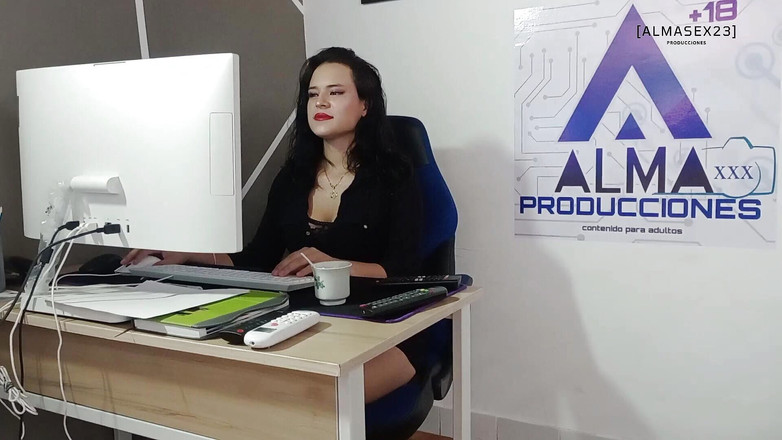 Robert sex: 상사에게 하드코어 자지로 좋은 섹스를 해주기 때문에 직장에서 나를 해고하지 않습니다.