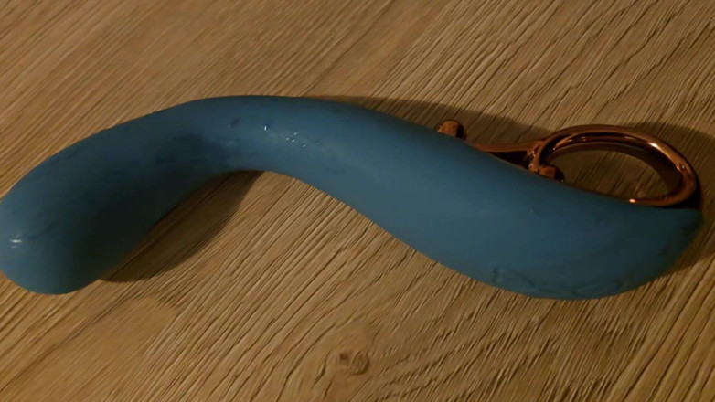 Aimee La Faye: Dildo Unboxing - Hot, Intense and Wet