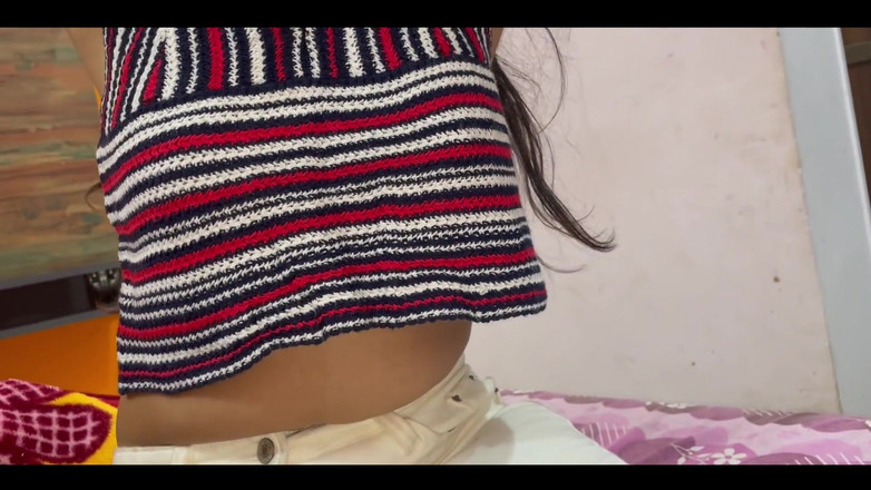 Indian Senu: गांव की लड़की अपने प्रेमी को धोखा दे रही है और छात्रावास में चुदाई कर रही है