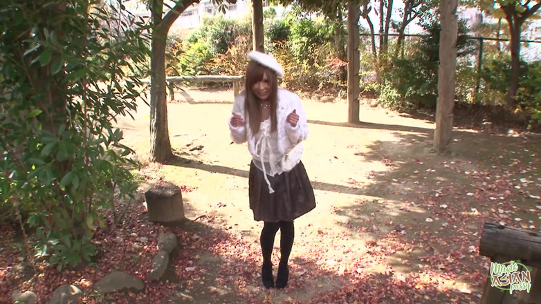 Magic Asian Pussy: Смоктання члена в машині змушує це мило хотіти більше