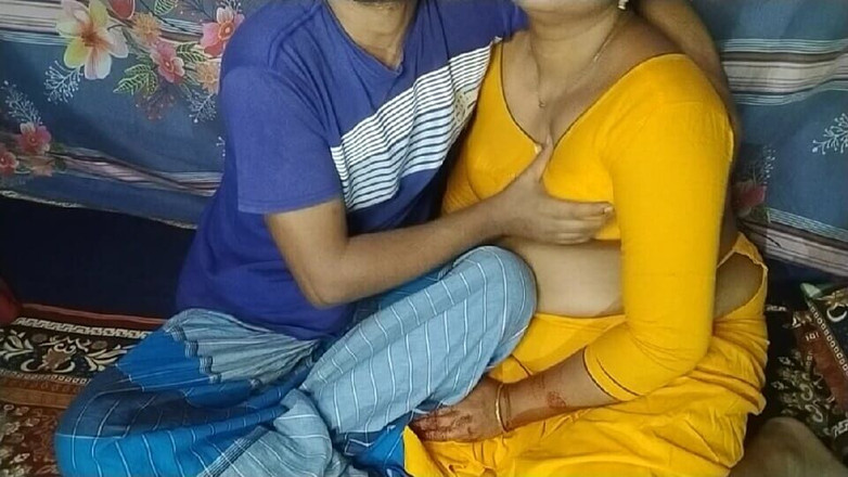 Hot_wife999: Super žhavá vesnická nevlastní sestra strávila jednu noc se svým nevlastním...