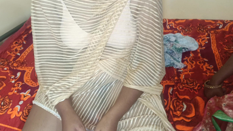 Pushpa studio: Gospodină lesbiană linge pizda