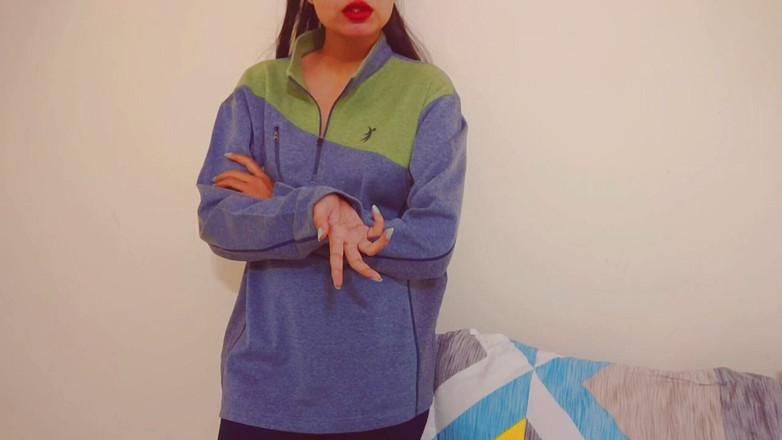 Saarabhabhi6: 印度女友在勾引男友的朋友并用印地语乱搞圣诞节后给男友戴绿帽