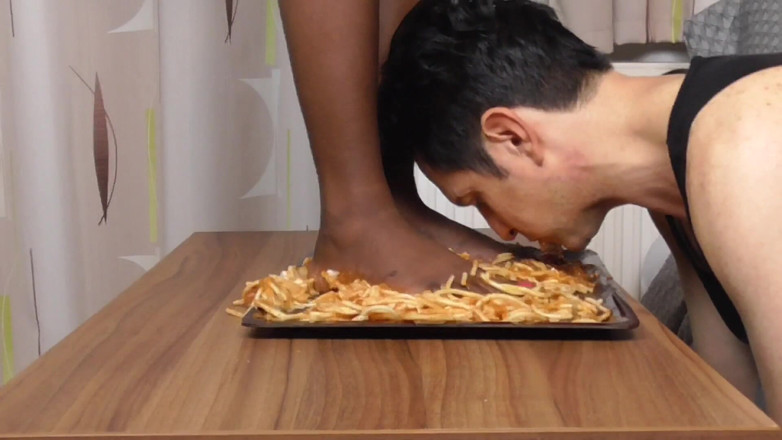 Femdom Austria: Italian slave get his food: spaghetti and lasagne of black...