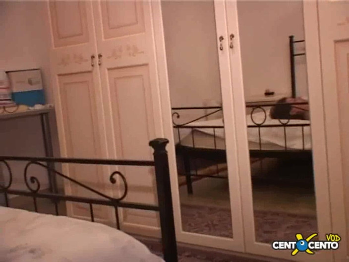 CentoXCento Italia: Aku lagi nggak lama lagi butuh kontol! 