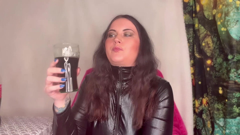 MissFFW: Мисс Шмара отрыгает на Новый год