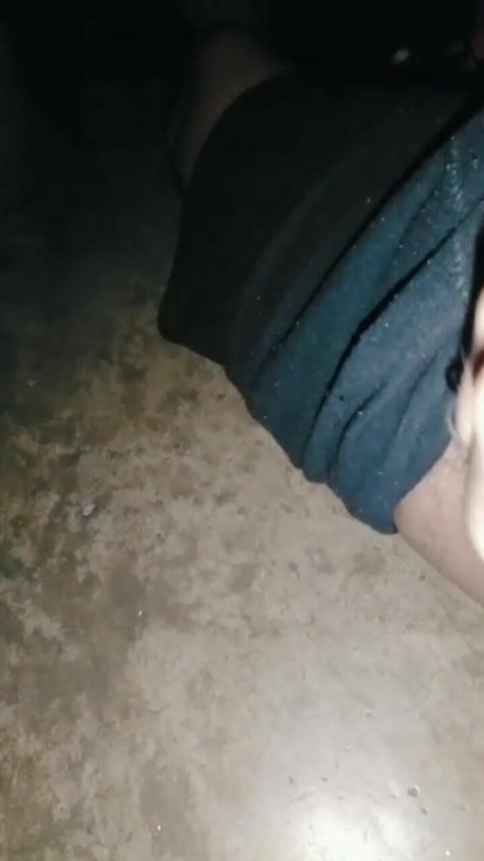 Xboyricky: Desi chlap masturbuje jeho zakřivený penis