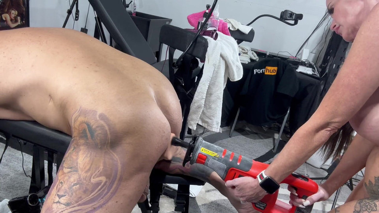 There is no safeword: 사연에 스트랩 - Maneater 훈련 데모 - 2 그를 논스톱 상층부 POV 사정하게 만드는 방법