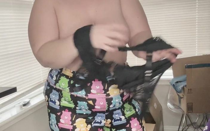 KinkyKatie: 新しいものを試着しています!