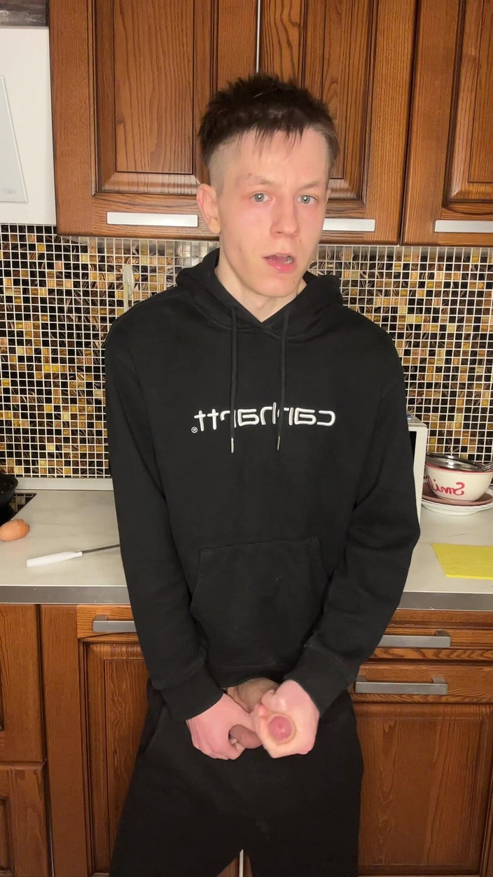 Morflot24: Azgın twink'in büyük yarak 31 seansı