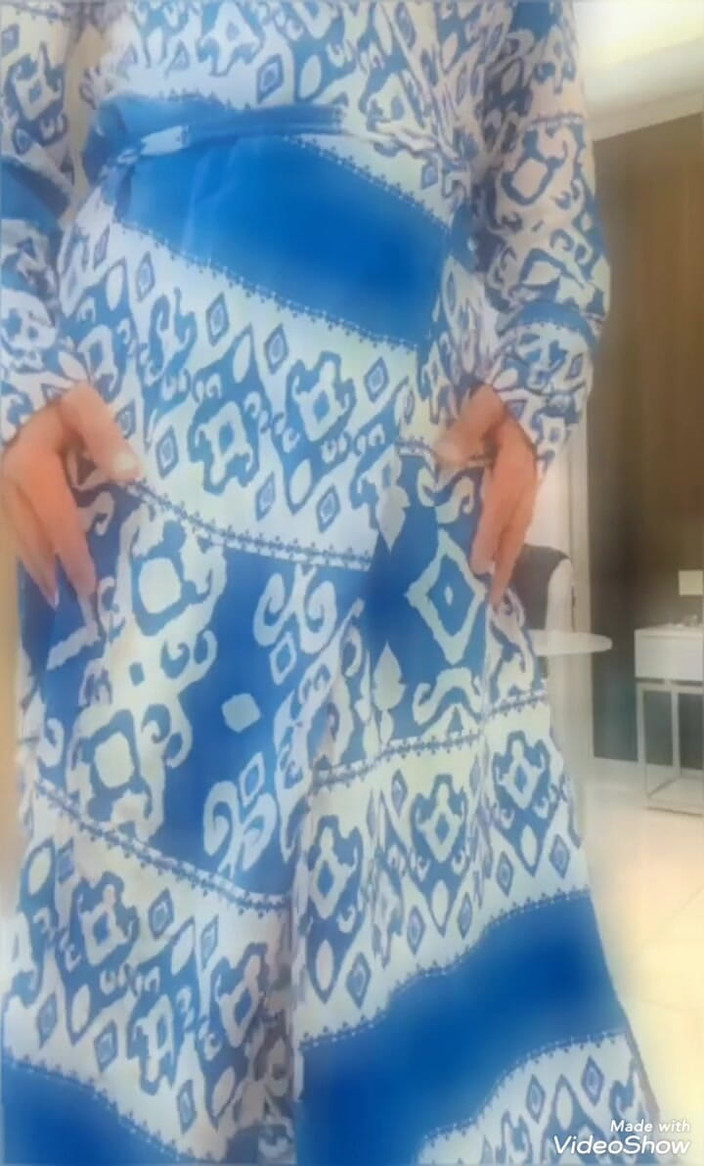 Lana Cross: Bleu et blanc