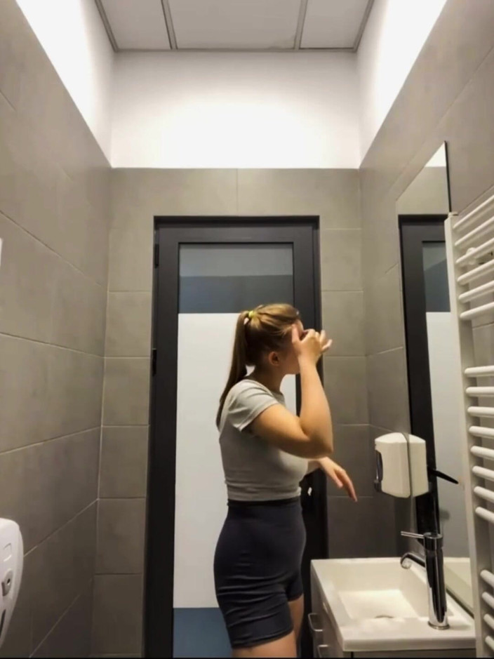 JuiceLussie: Public Blowjob with a Lot of Saliva