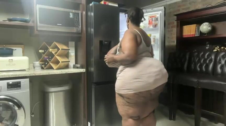 Legendary Booty Overdose: Ebony MILF Moaning and Stripteasing in Kitchen