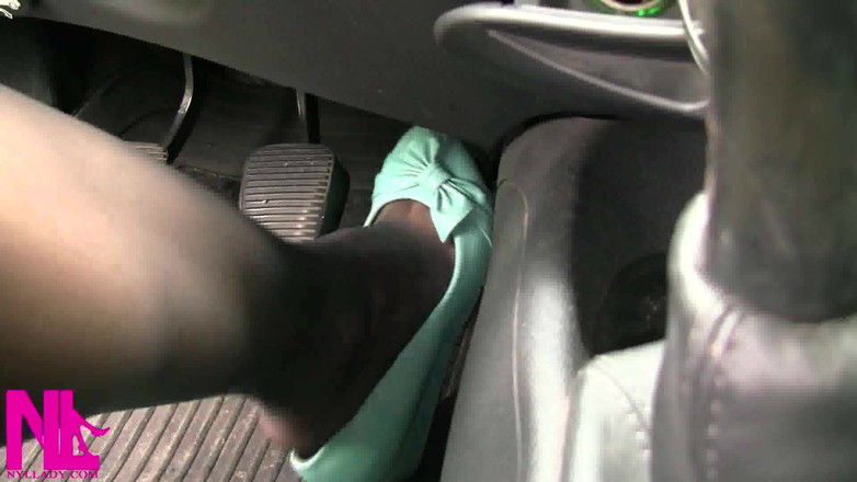 Nyllady: Quay lại chiếc xe của tôi trong căn hộ ba...