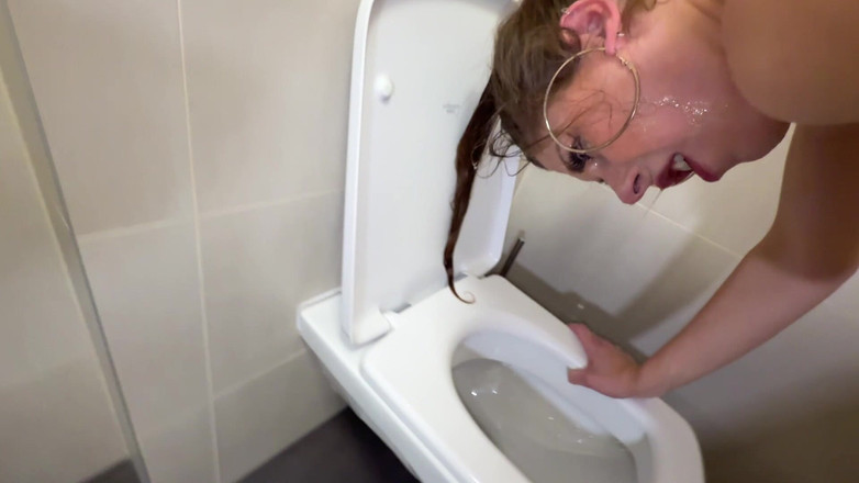 Fantom Videos: Fantom Ep. # 17 - Alice Maze: Xmas Special (toaleta Fun i Cum)