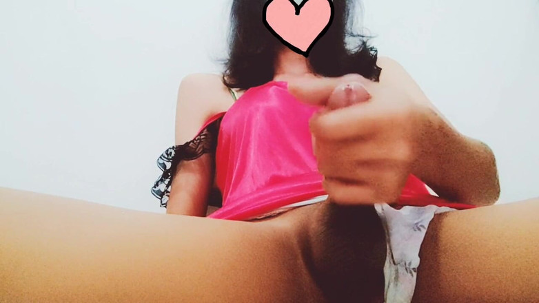 MaureenNadh: Magere Aziatische ladyboy masturbatie en twee keer klaarkomen