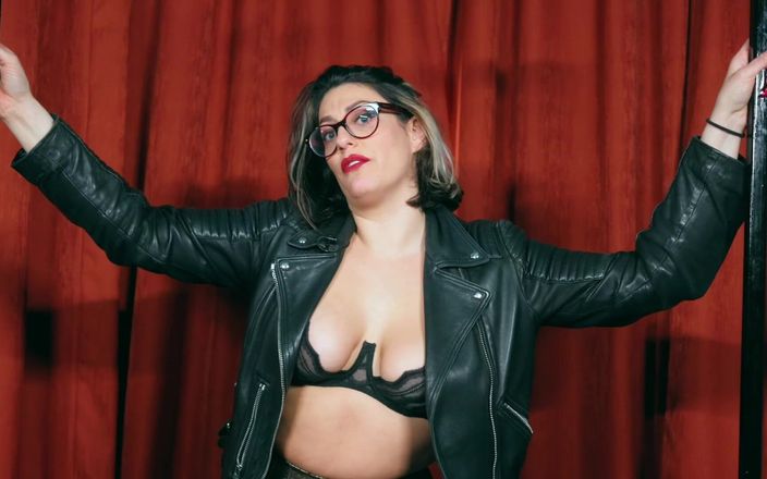 Countess diamond: Mean Domme seni aşağılıyor