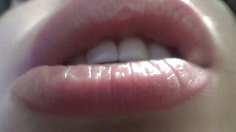 Goddess Misha Goldy: Grote volle lippen, tanden en kreunende fetisj!