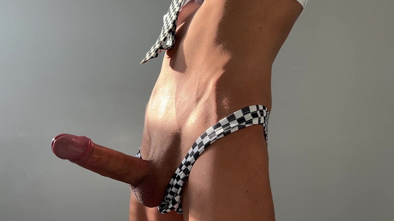 jacklongtv: Emoboy som runkar av en stor kuk i vit skjorta...